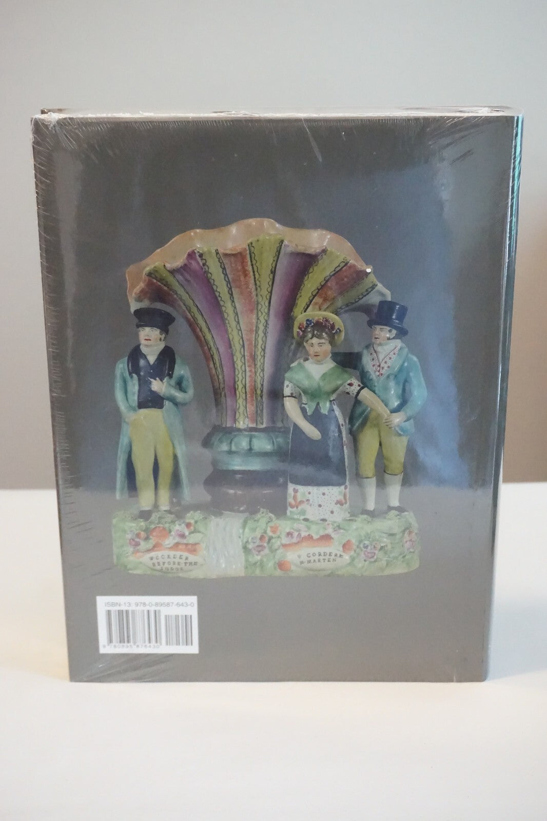 Holding the Past by Myrna Schkolne 2015 HC DJ Brand New In Wrapping