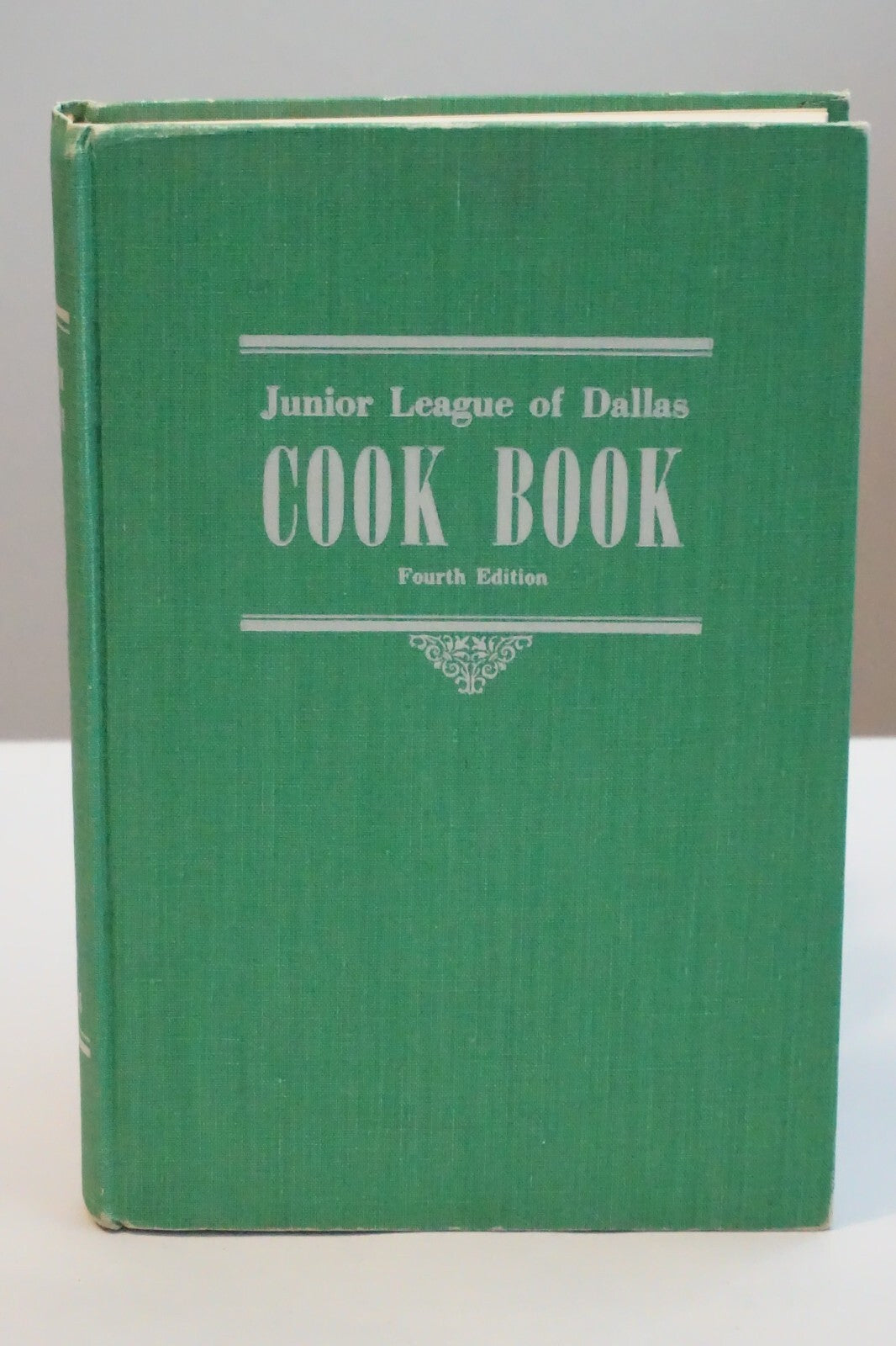 The Junior League of Dallas Cookbook, Fourth Edition HC DJ