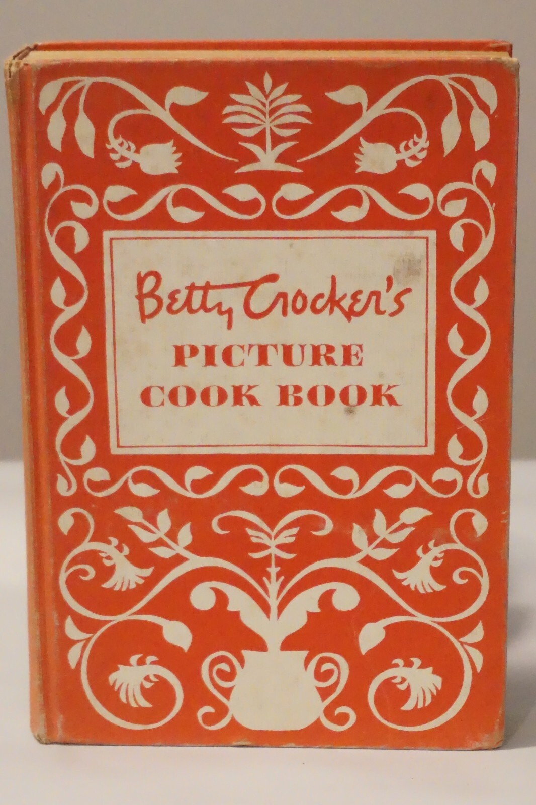 Vintage Betty Crocker's Picture Cook Book First Edition Second Printing