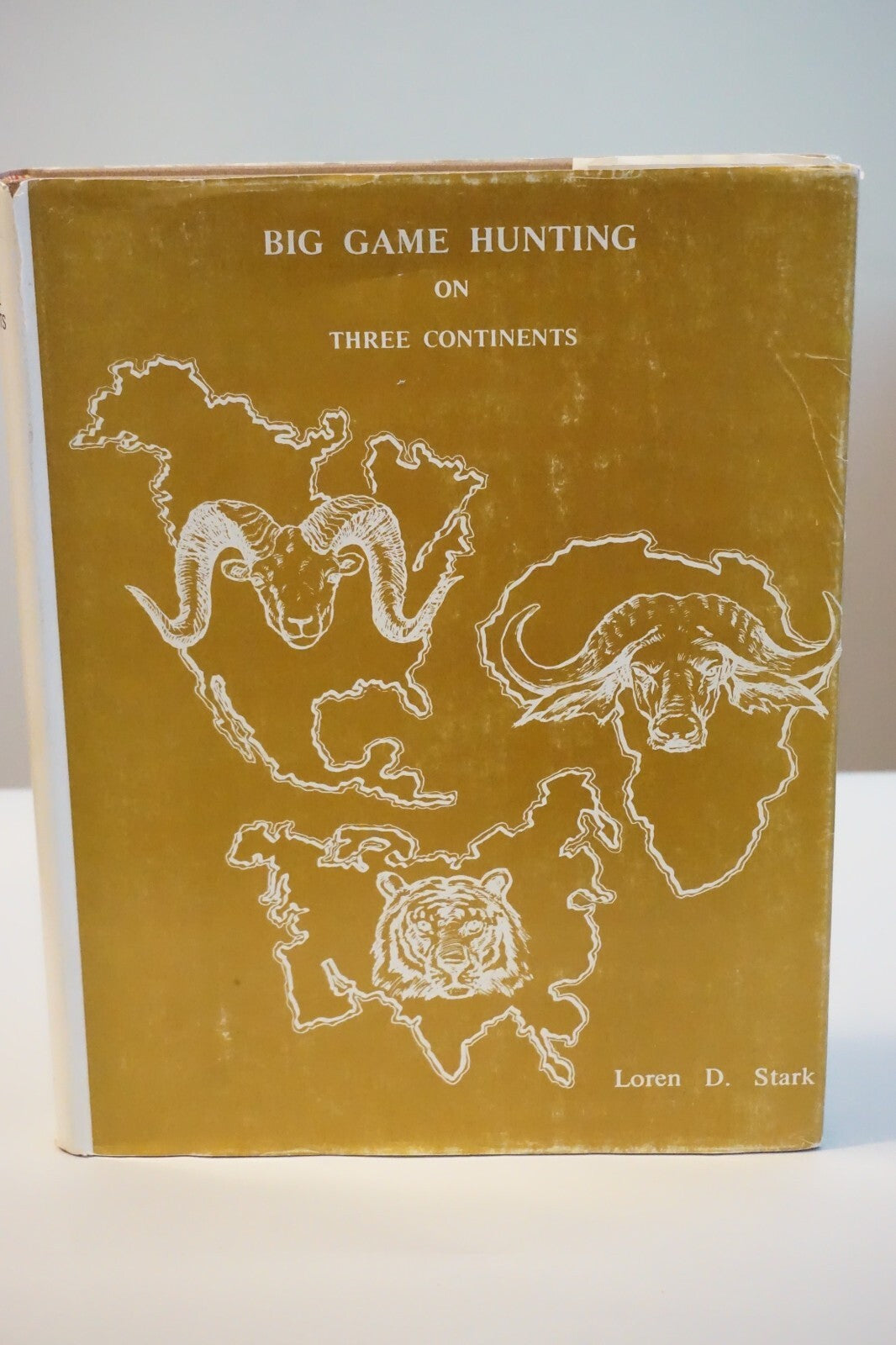 Big Game Hunting on Three Continents By Loren D. Stark 1971 Signed HCDJ