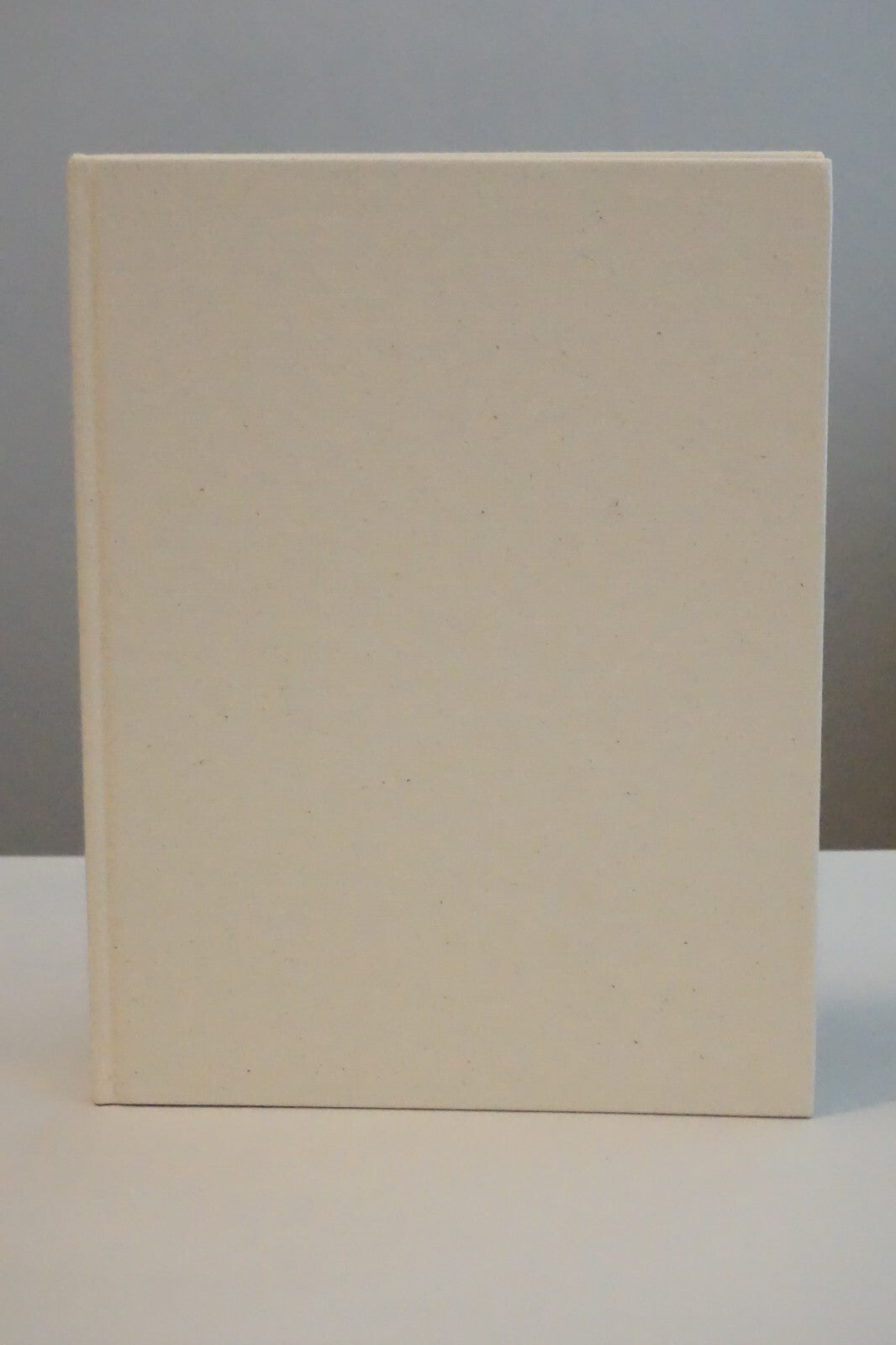 Three Centuries of Wedgwood by Barbara Wedgwood 1993 Signed HC DJ