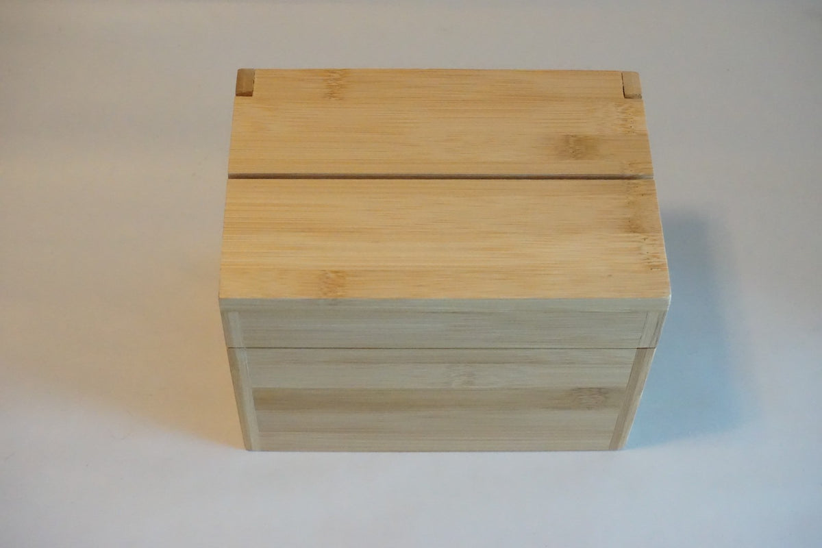 Collection of 275 Handwritten & Typed Recipes in Wooden Box