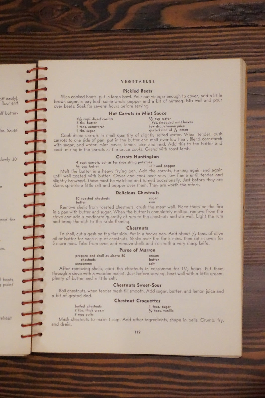 Epicures Delight British War Relief Association Cookbook by Vera Harnett 1941