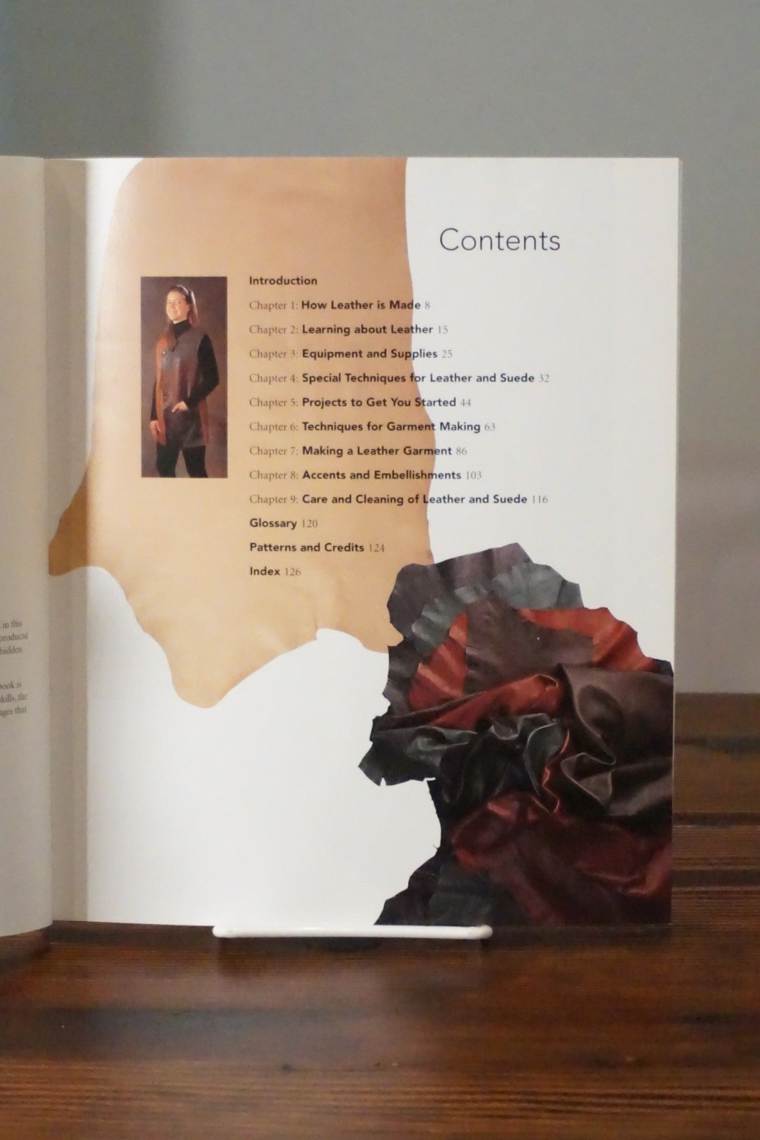 Sewing with Leather & Suede by Sandy Scrivano 1998 Lark Books First Edition