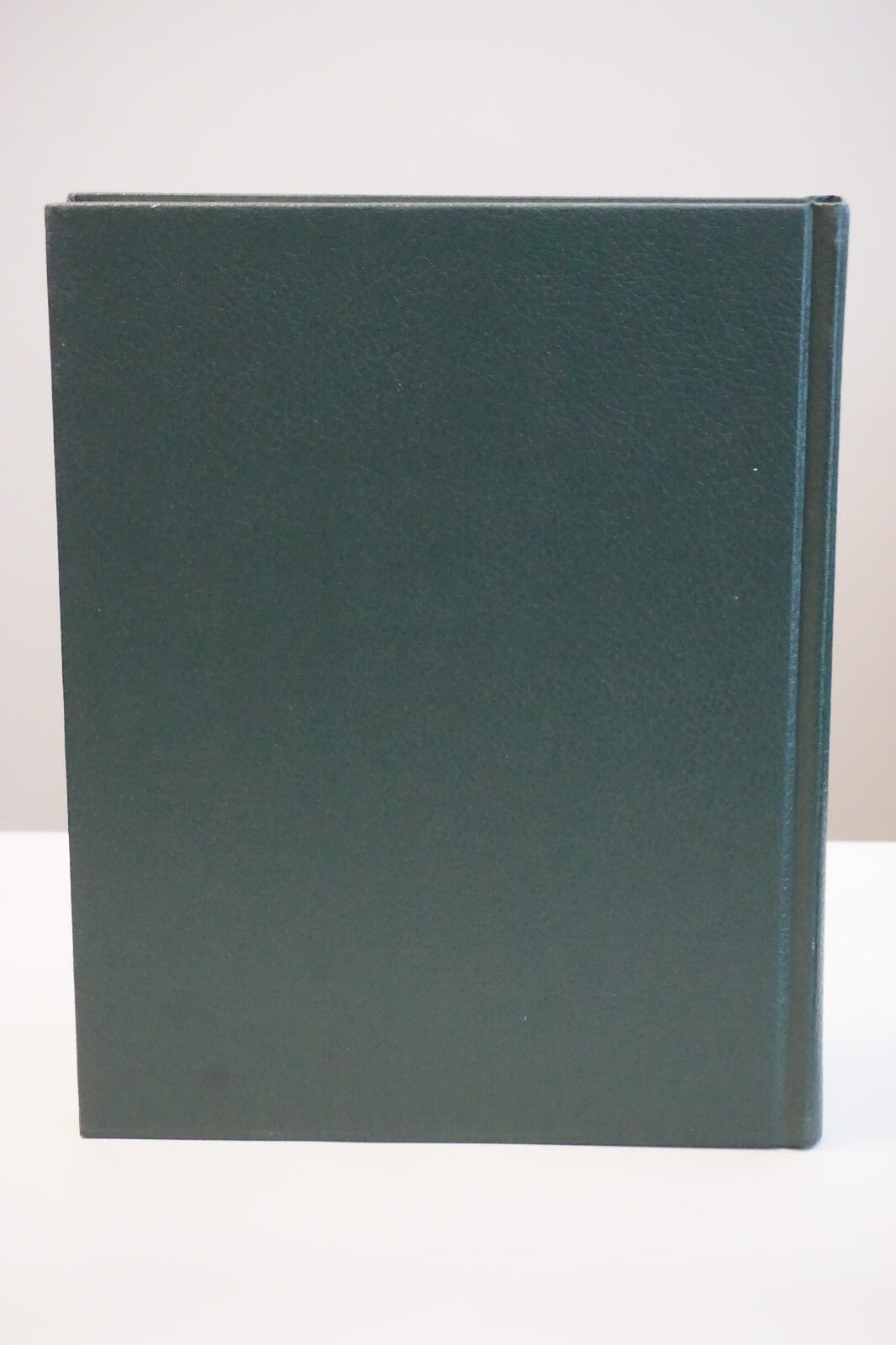 Sport Hunting on Six Continents by Ken Wilson 1999 Signed HCDJ