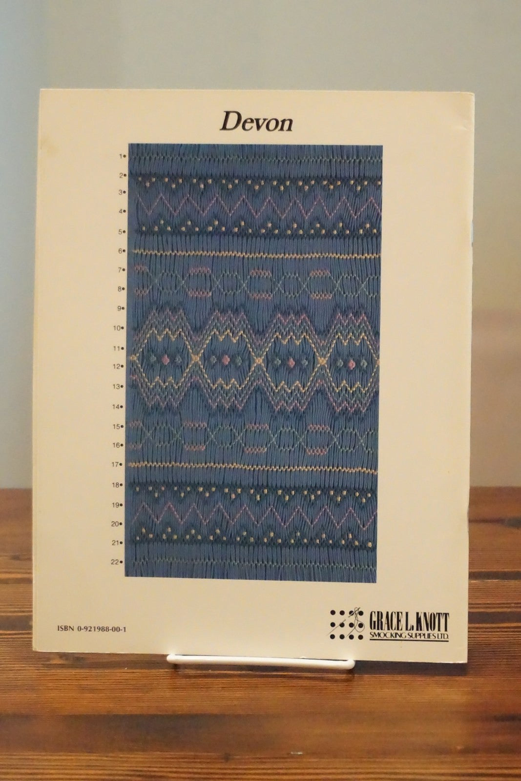 English Smocking by Grace L. Knott 1989 Heirloom Sewing Book Canada