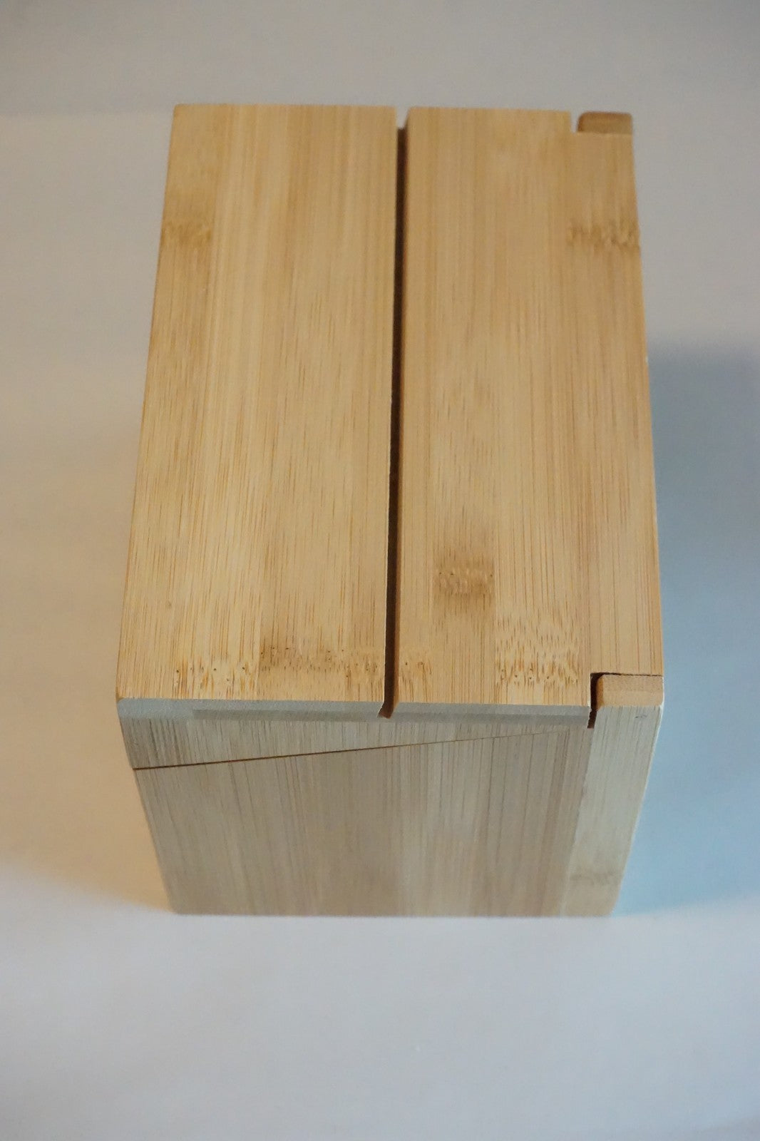 Collection of 275 Handwritten & Typed Recipes in Wooden Box