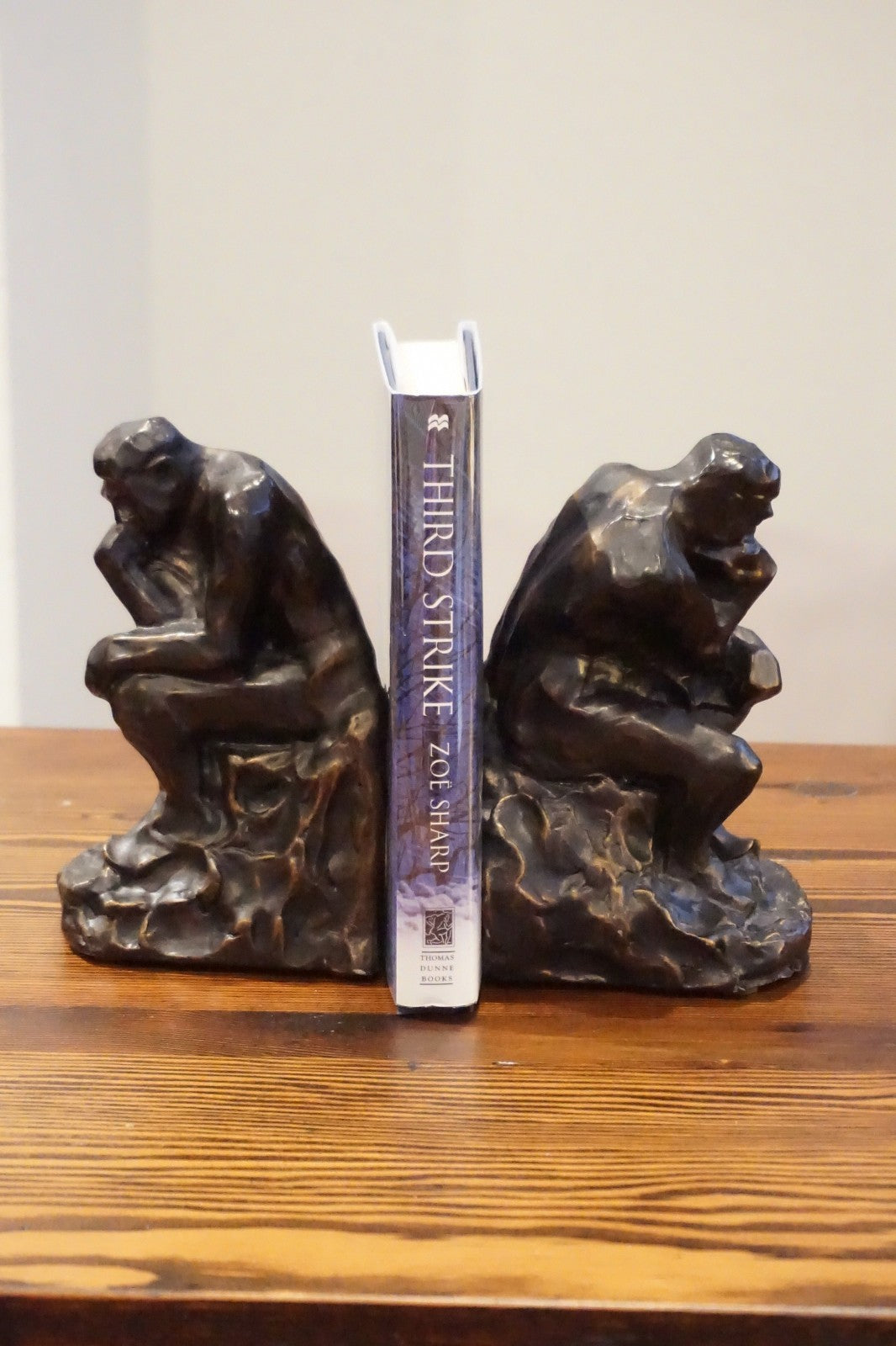 Third Strike by Zoë Sharp 2008 Signed First Edition Hardcover Charlie Fox