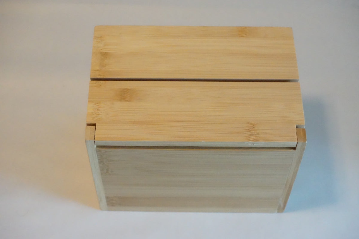 Collection of 275 Handwritten & Typed Recipes in Wooden Box