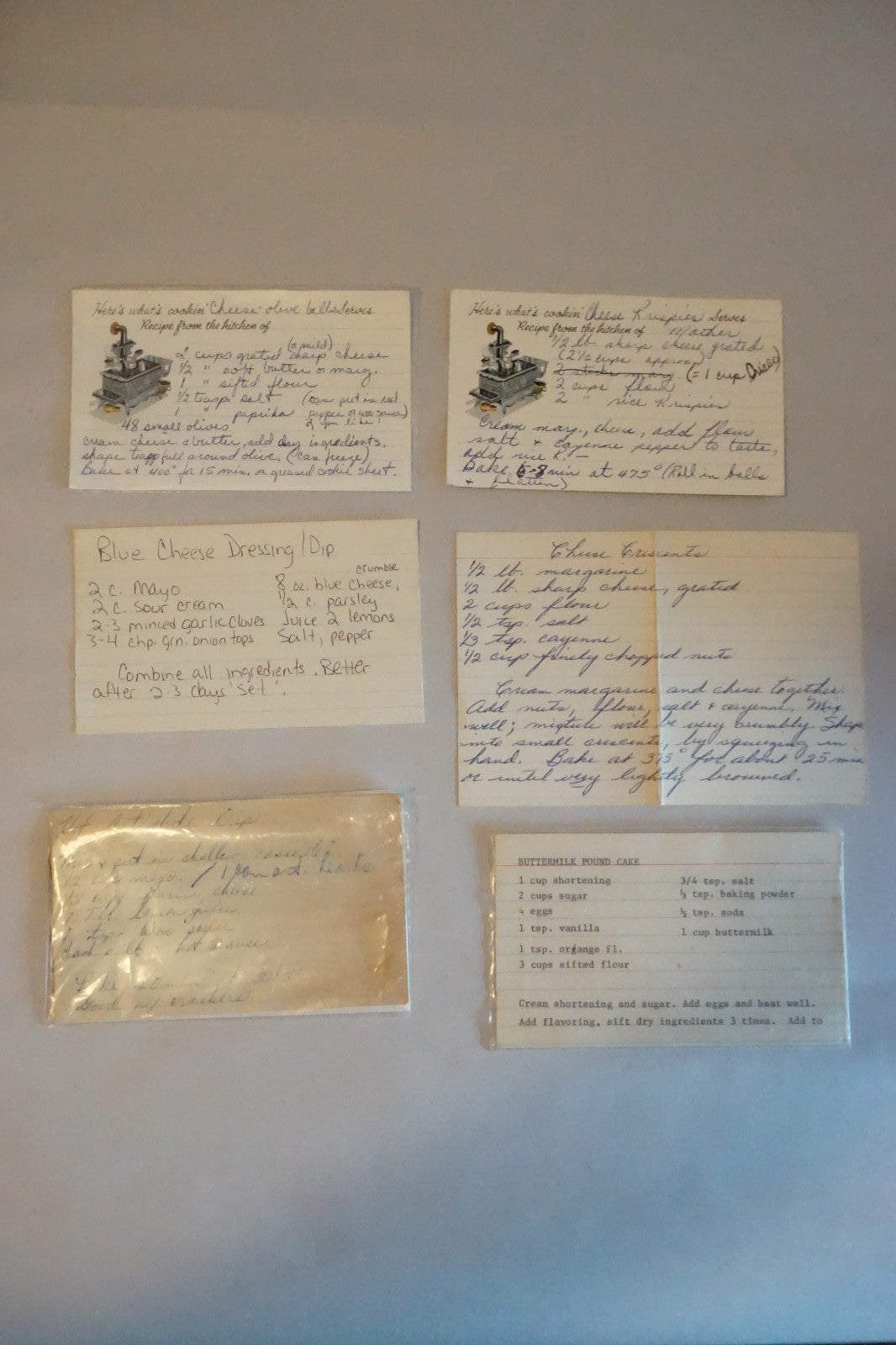 Collection of 135 Handwritten, Typed, & Clipped Recipes in Green Metal Box