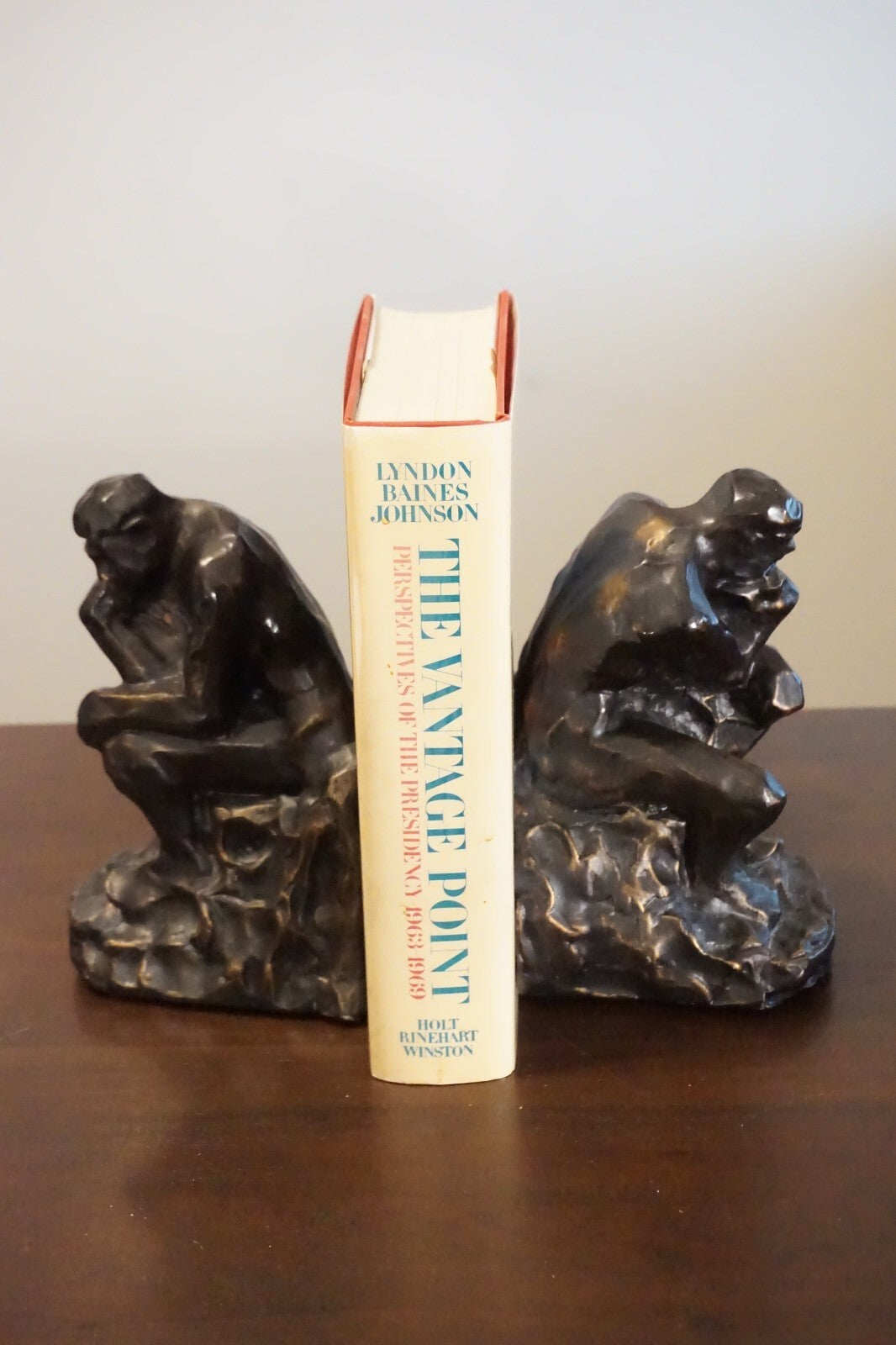 The Vantage Point by Lyndon Baines Johnson 1971 Signed 1st Edition HC DJ 9780030844928