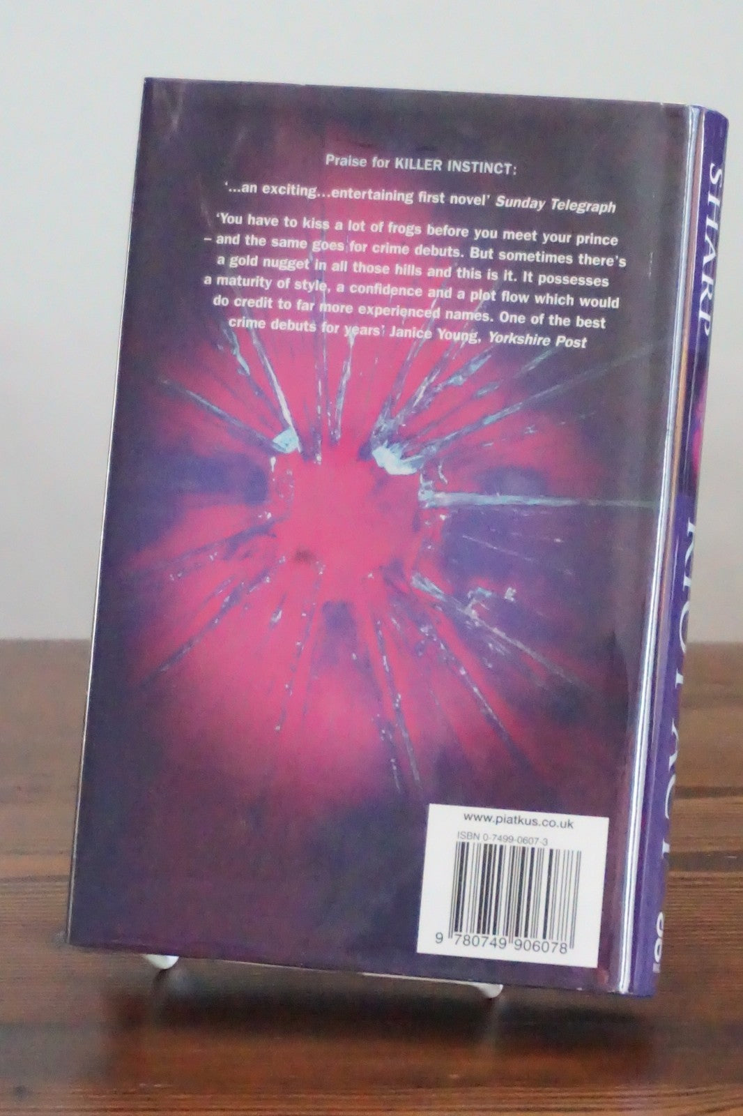 Riot Act by Zoë Sharp 2002 Signed Hardcover Charlie Fox Thriller UK First Ed