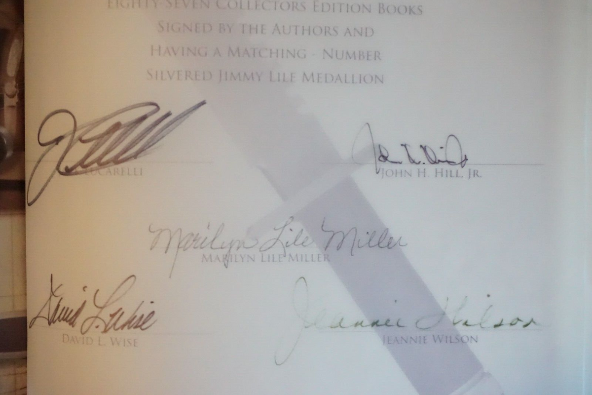 James B. Lile: The Arkansas Knifesmith Collector's Edition 2007 Leather Slipcase