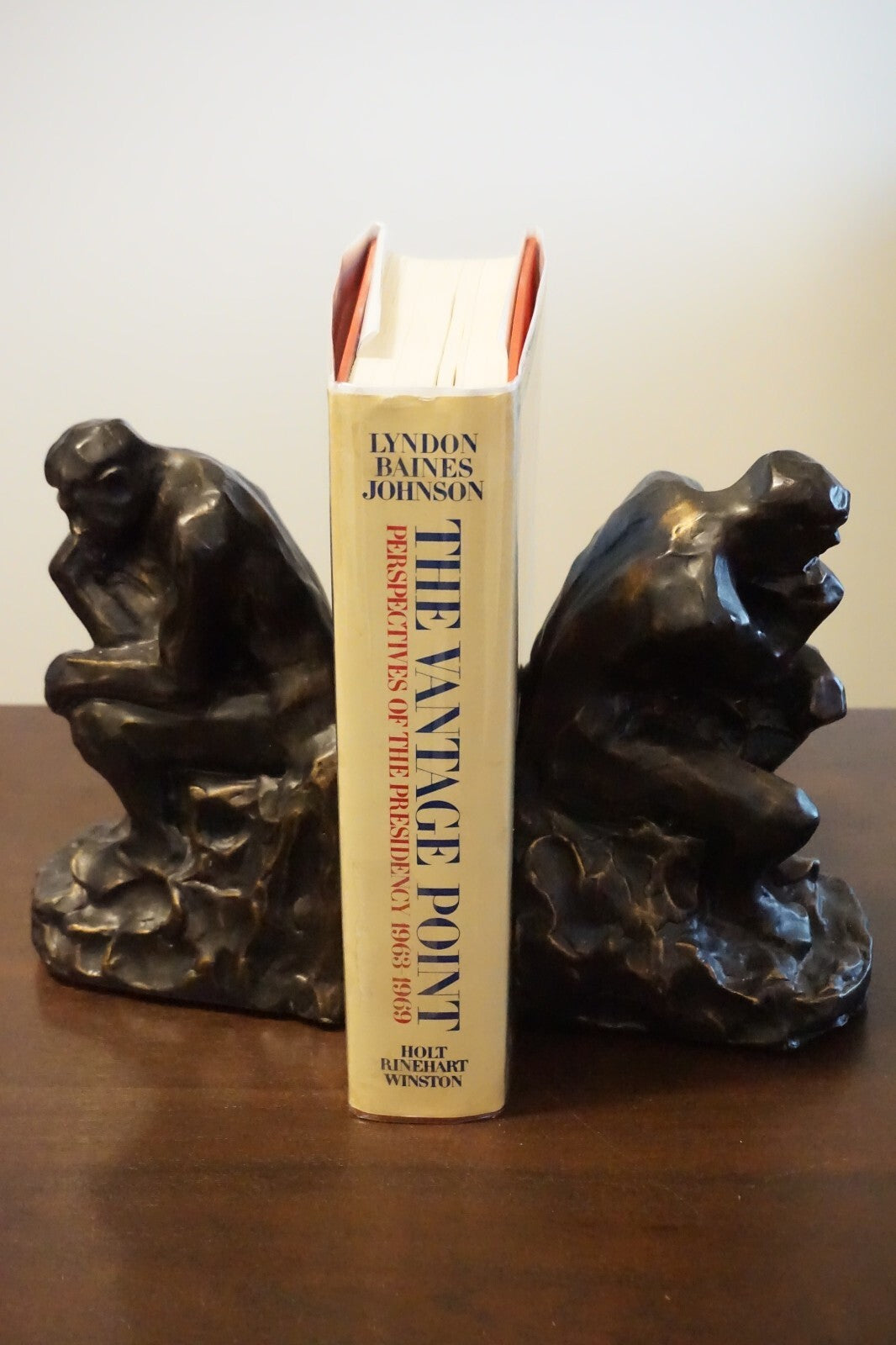 The Vantage Point by Lyndon Baines Johnson 1971 Signed 1st Edition HC DJ 9780030844928